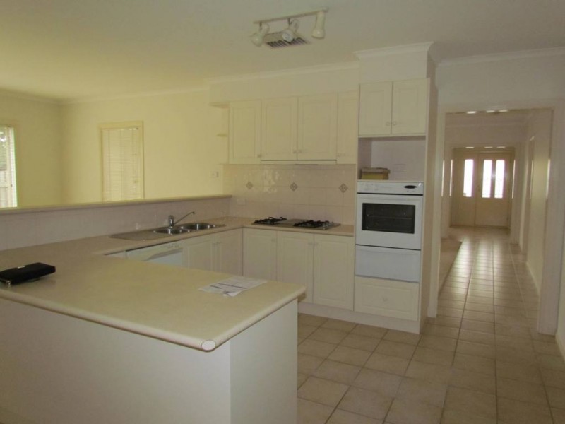 67 The Boulevard, Narre Warren South VIC 3805