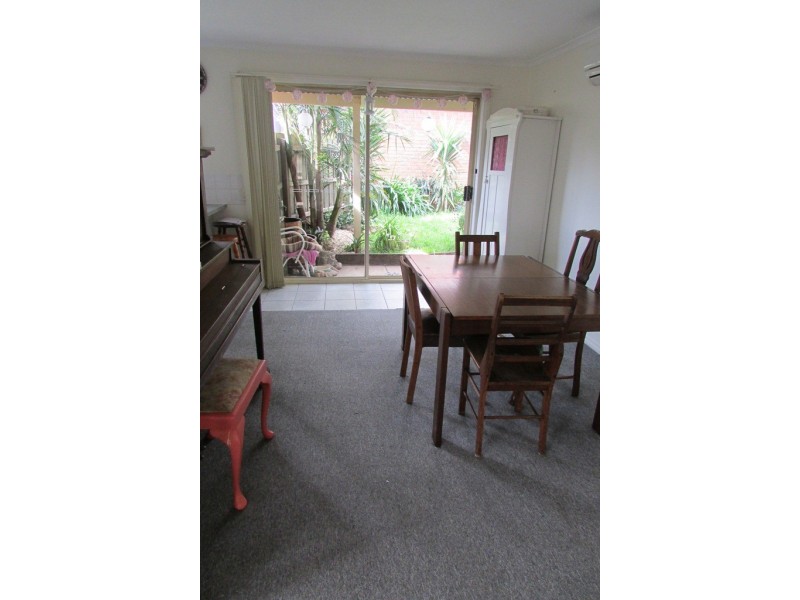 Unit 2/61 Strathavan Drive, Berwick VIC 3806