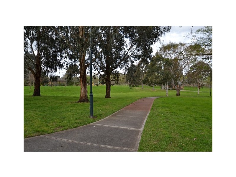 39 Leonard Avenue, Berwick VIC 3806