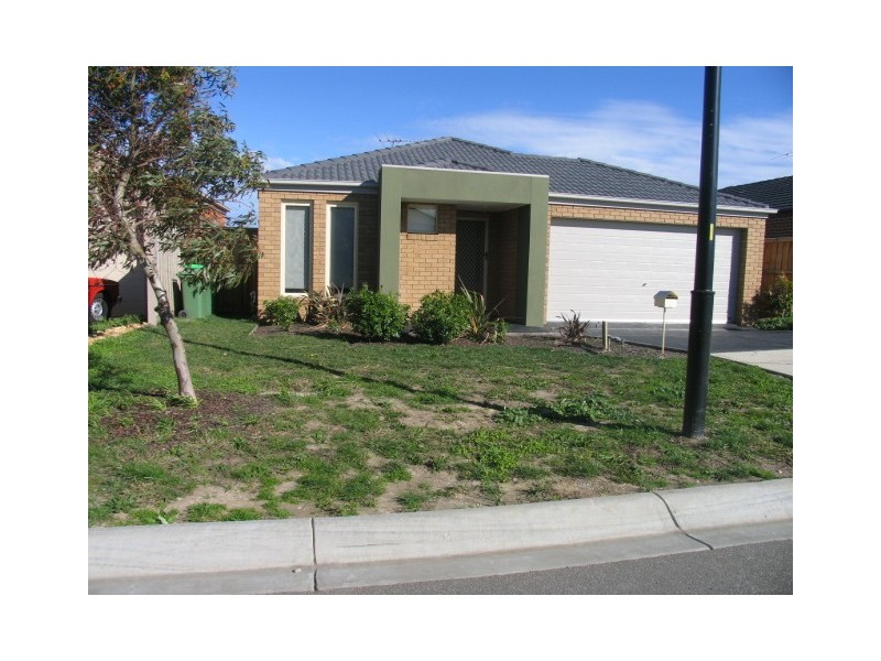 16 Bohemia Crescent, Pakenham VIC 3810