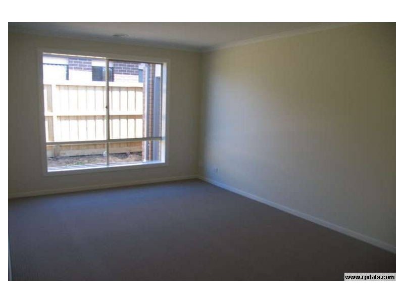 16 Bohemia Crescent, Pakenham VIC 3810