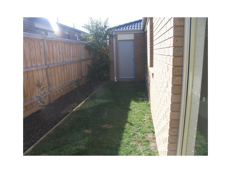 16 Bohemia Crescent, Pakenham VIC 3810