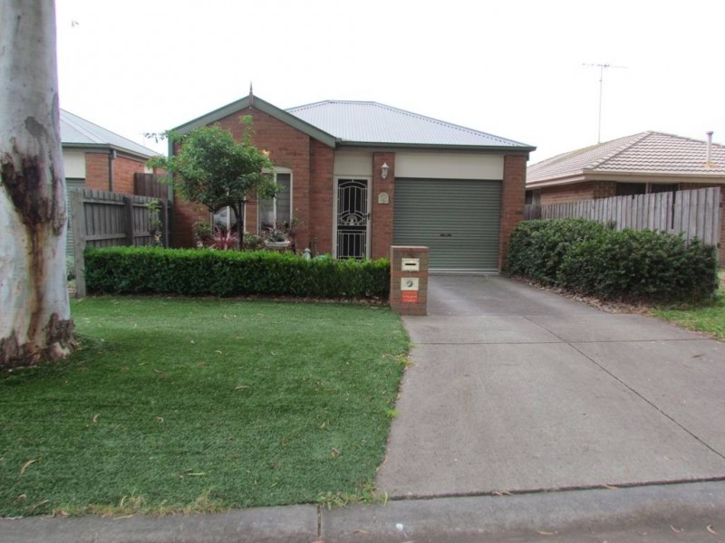 39 Leonard Avenue, Berwick VIC 3806