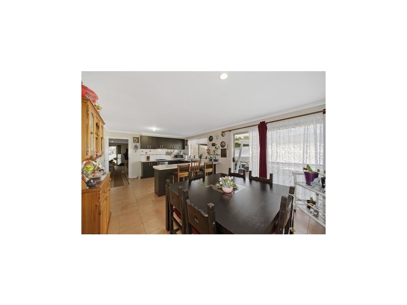 13 Wonboyn Close, Pakenham VIC 3810