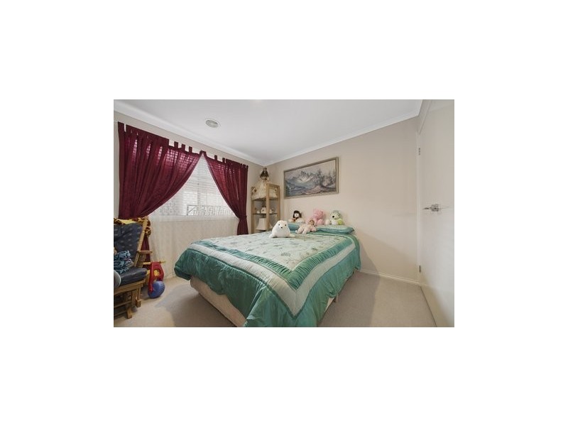 13 Wonboyn Close, Pakenham VIC 3810