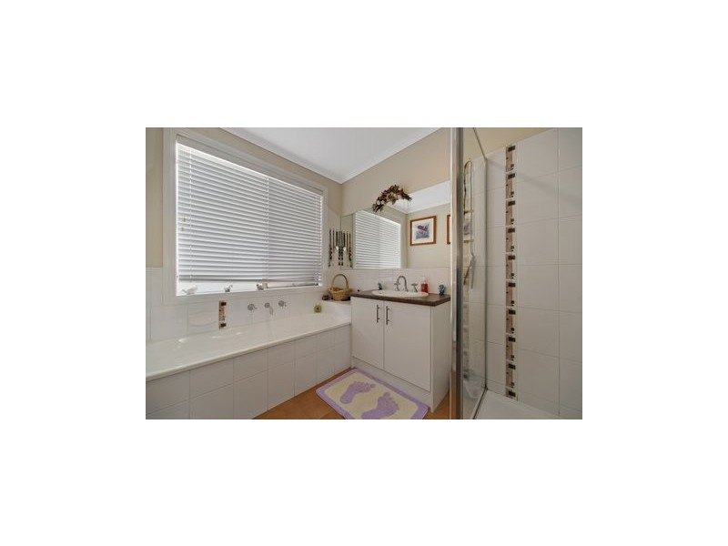 13 Wonboyn Close, Pakenham VIC 3810