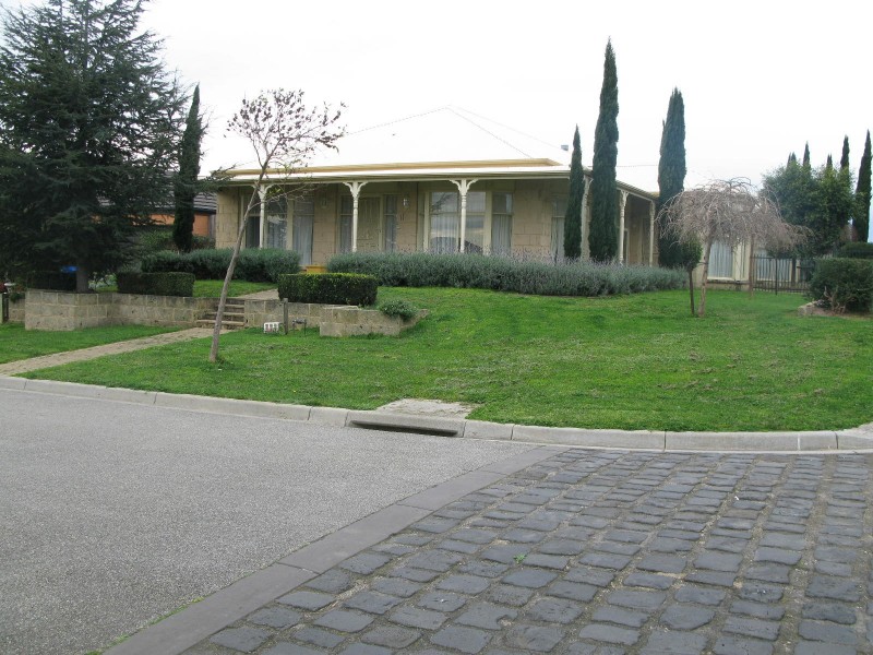 11 Terrace Gardens, Narre Warren South VIC 3805