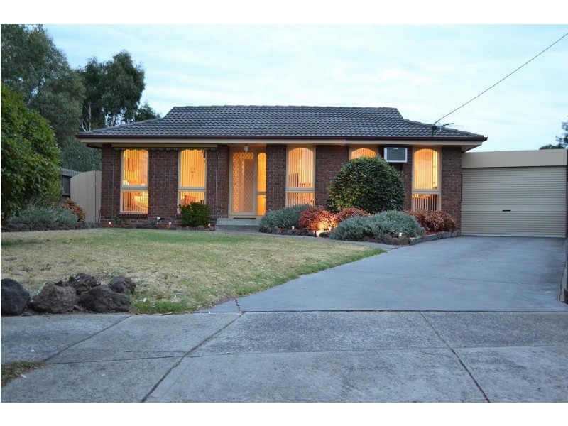 6 Lilian Court, Hampton Park VIC 3976