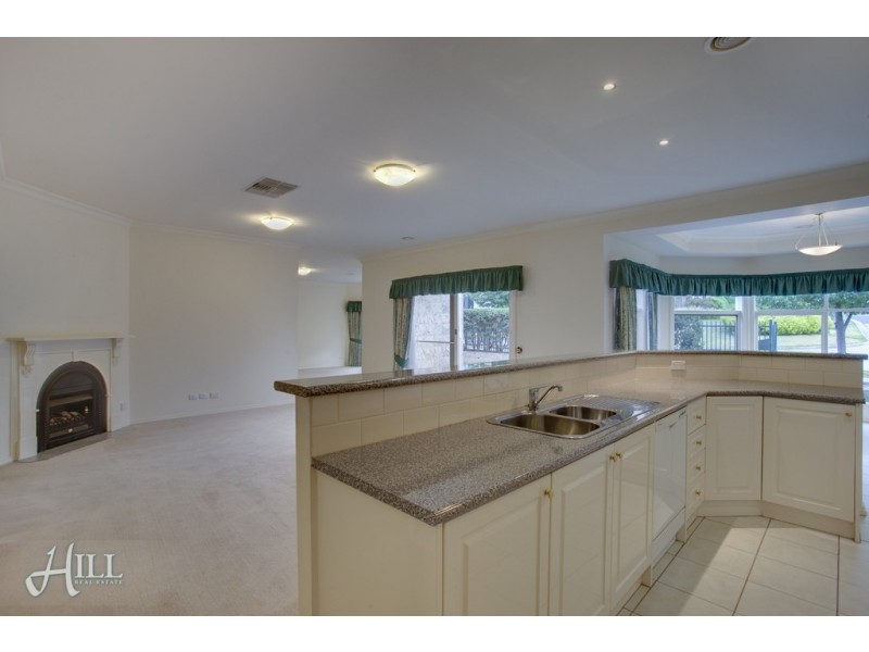 11 Terrace Gardens, Narre Warren South VIC 3805