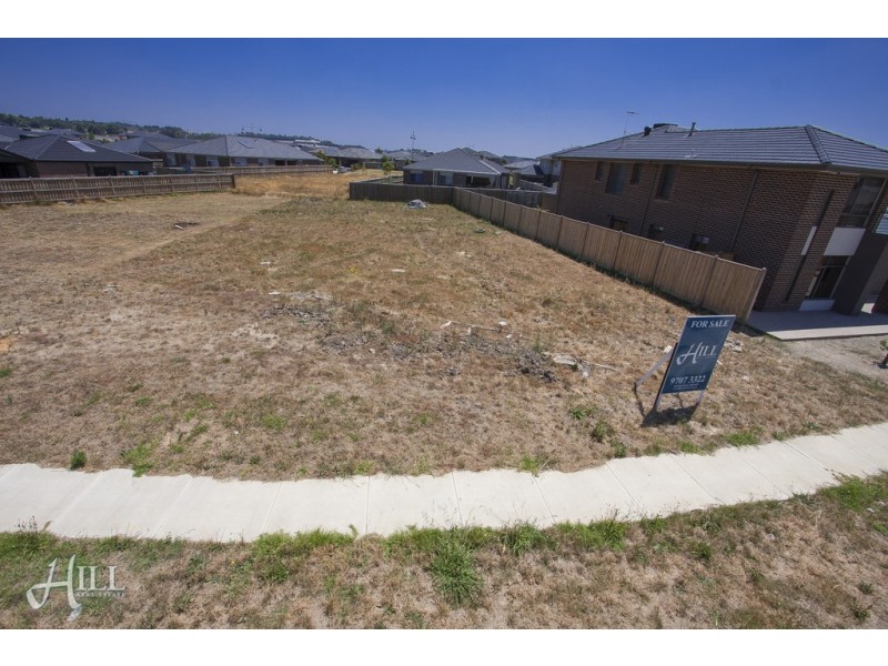 29 Fieldstone Crescent, Cranbourne North VIC 3977