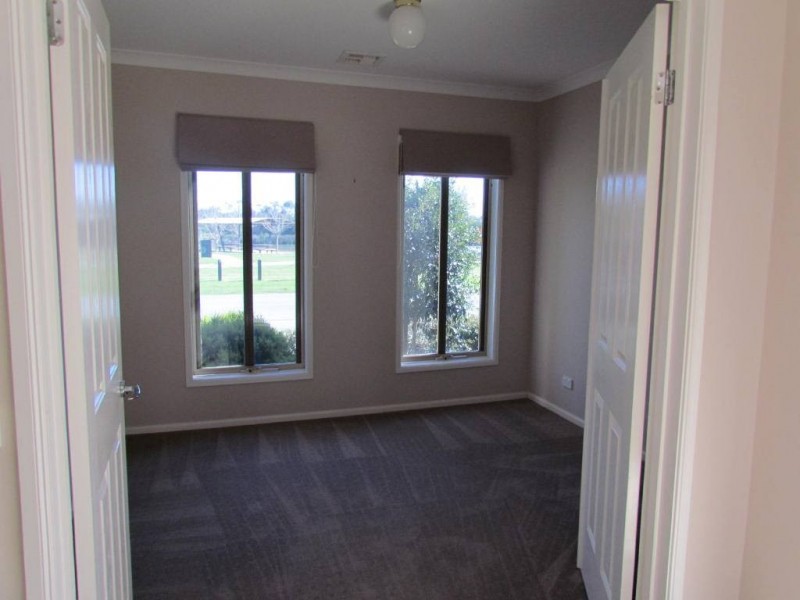 50 Moondarra Drive, Berwick VIC 3806