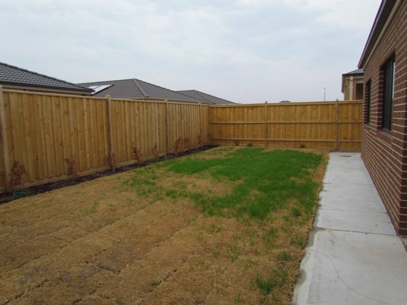 83 Brocker Street, Clyde North VIC 3978