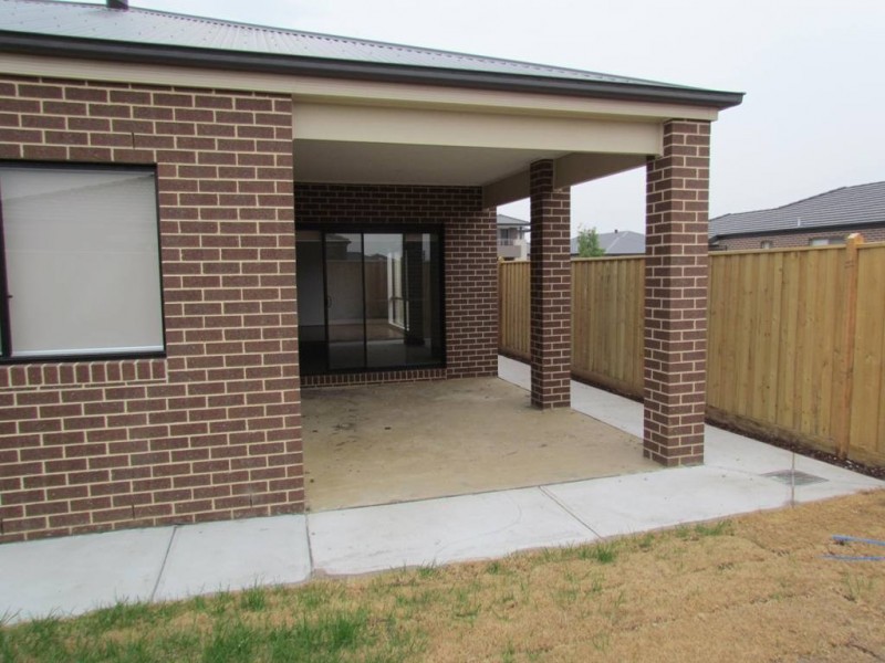 83 Brocker Street, Clyde North VIC 3978