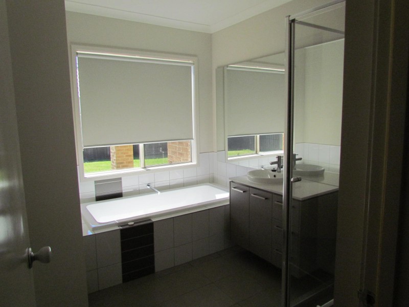 11 Britton Drive, Pakenham VIC 3810