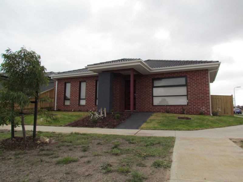 9 Frankland Street, Clyde North VIC 3978