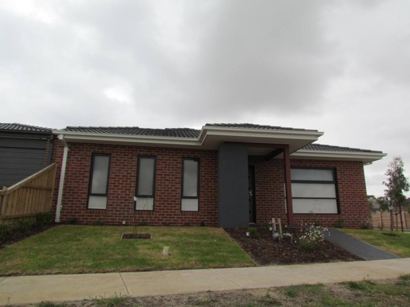 9 Frankland Street, Clyde North VIC 3978