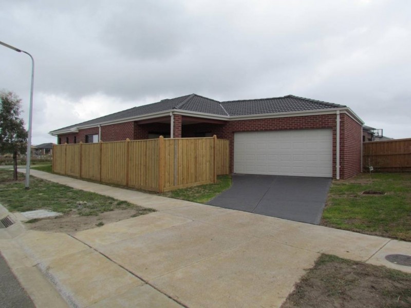 9 Frankland Street, Clyde North VIC 3978