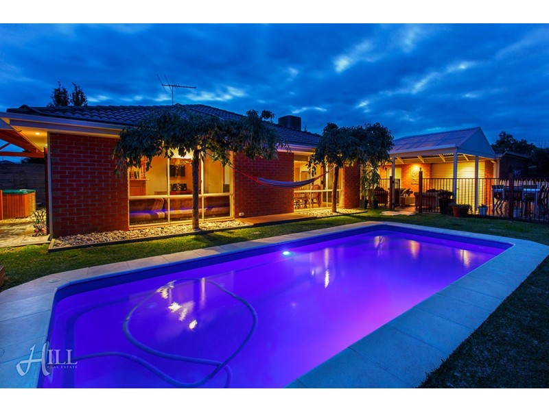 22 Streeton Way, Berwick VIC 3806