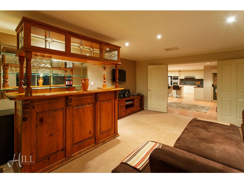 22 Streeton Way, Berwick VIC 3806