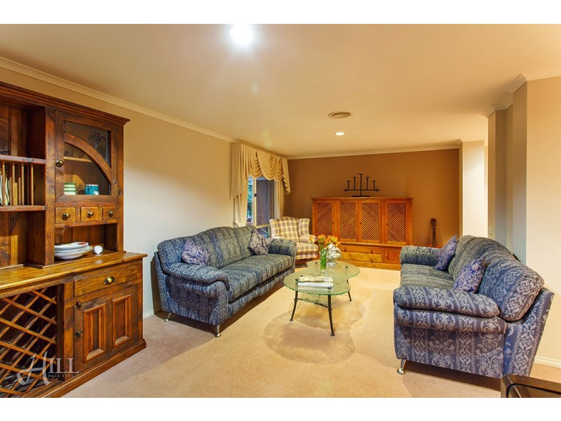 22 Streeton Way, Berwick VIC 3806