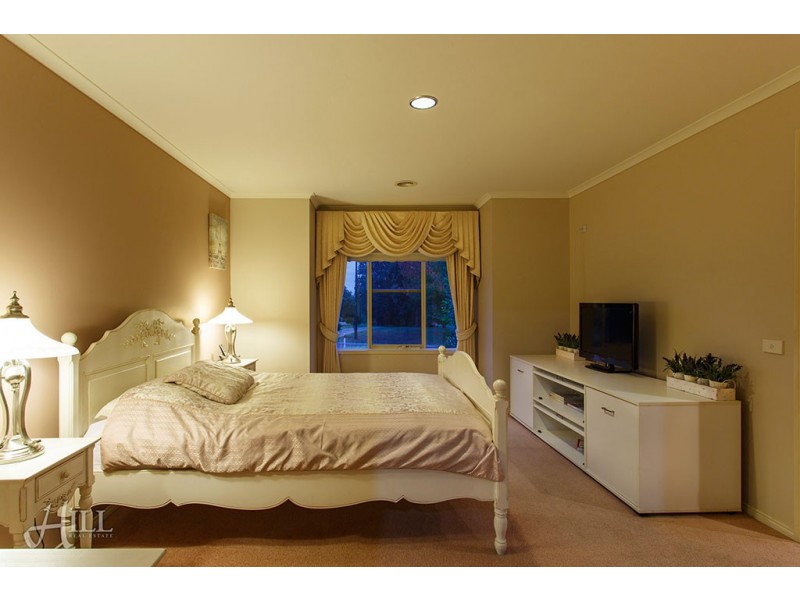 22 Streeton Way, Berwick VIC 3806