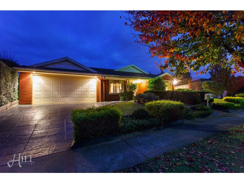 22 Streeton Way, Berwick VIC 3806