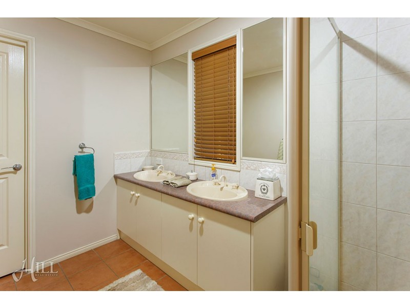 22 Streeton Way, Berwick VIC 3806