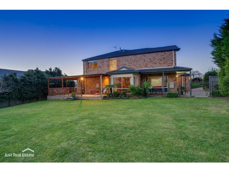86 St Boswells Avenue, Berwick VIC 3806