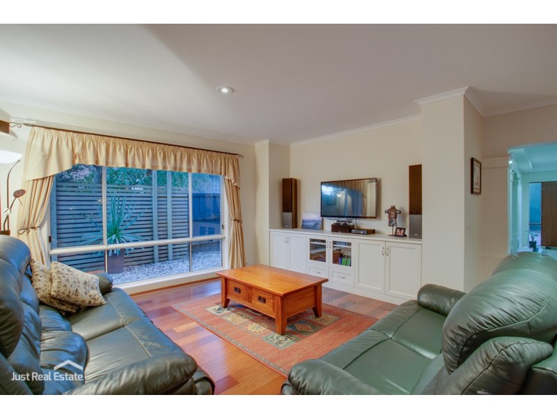 86 St Boswells Avenue, Berwick VIC 3806