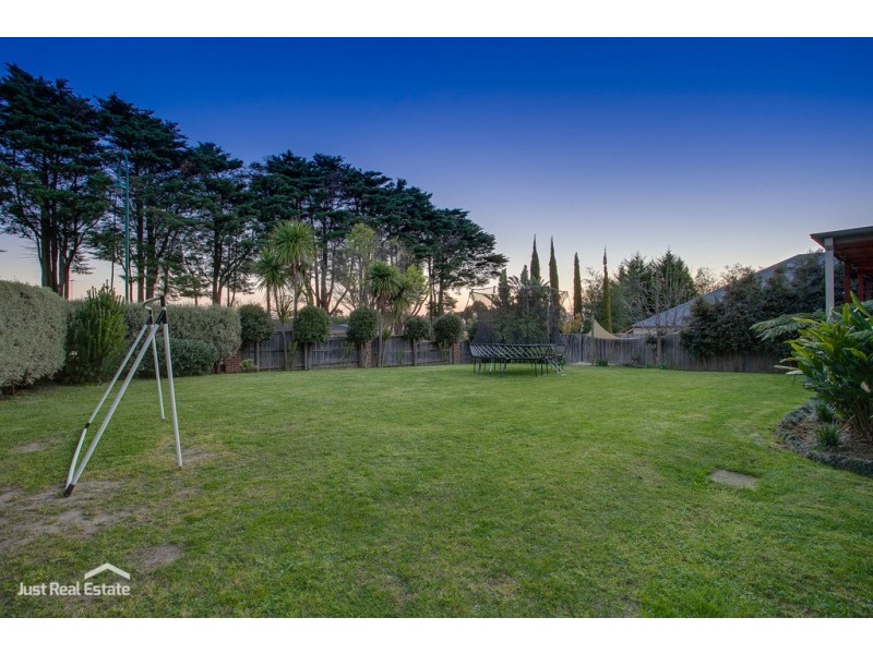 86 St Boswells Avenue, Berwick VIC 3806