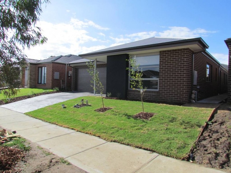 12 Brocker Street, Clyde North VIC 3978