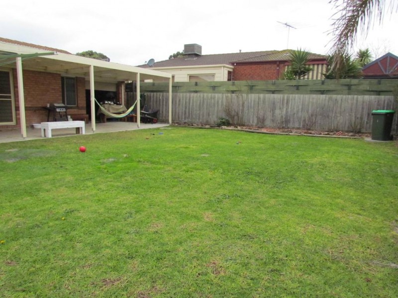 31 Orama Avenue, Carrum Downs VIC 3201