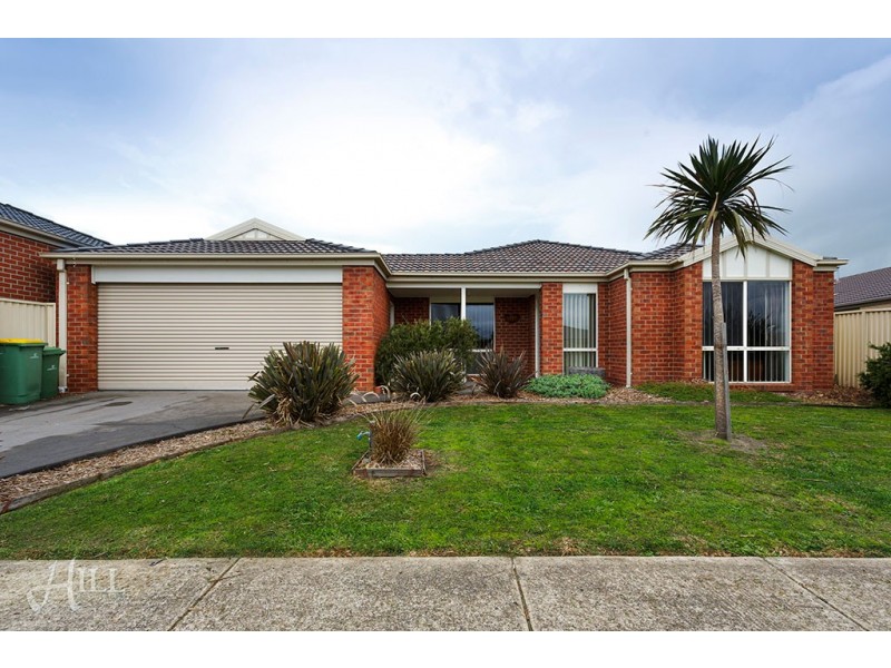 43 Bluehills Boulevard, Pakenham VIC 3810