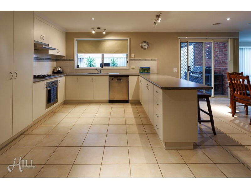 43 Bluehills Boulevard, Pakenham VIC 3810