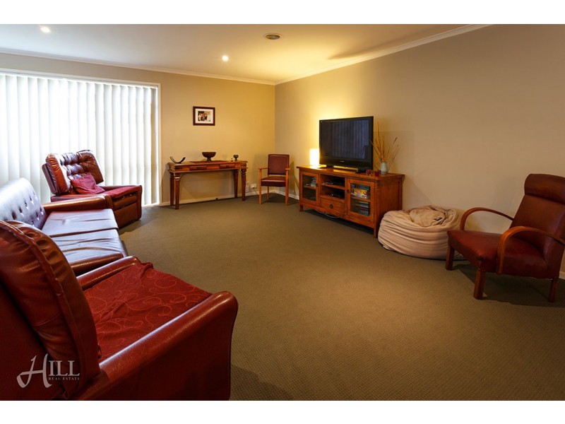 43 Bluehills Boulevard, Pakenham VIC 3810