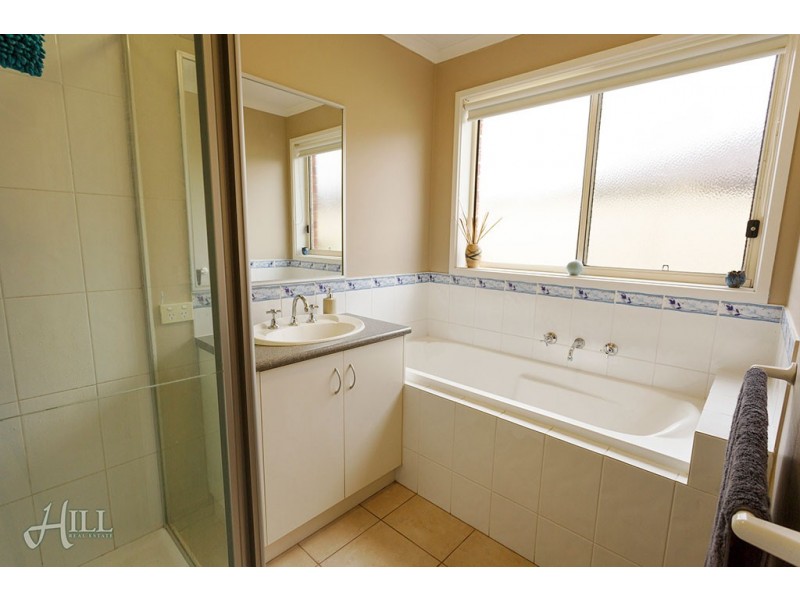 43 Bluehills Boulevard, Pakenham VIC 3810