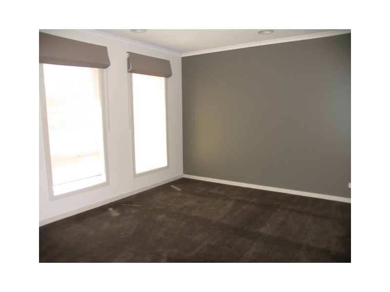 9 Marbelia Drive, Berwick VIC 3806