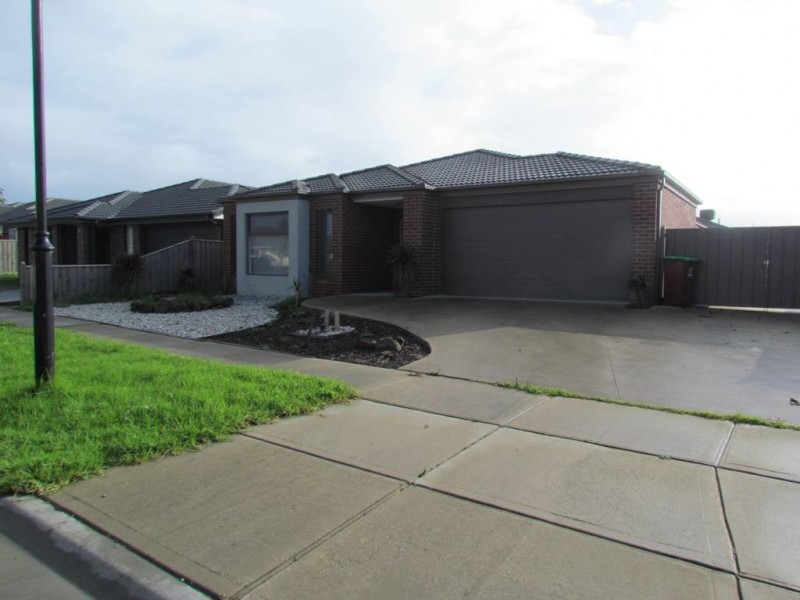 14 Ben Hall Street, Cranbourne East VIC 3977