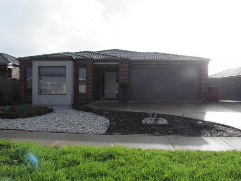 14 Ben Hall Street, Cranbourne East VIC 3977