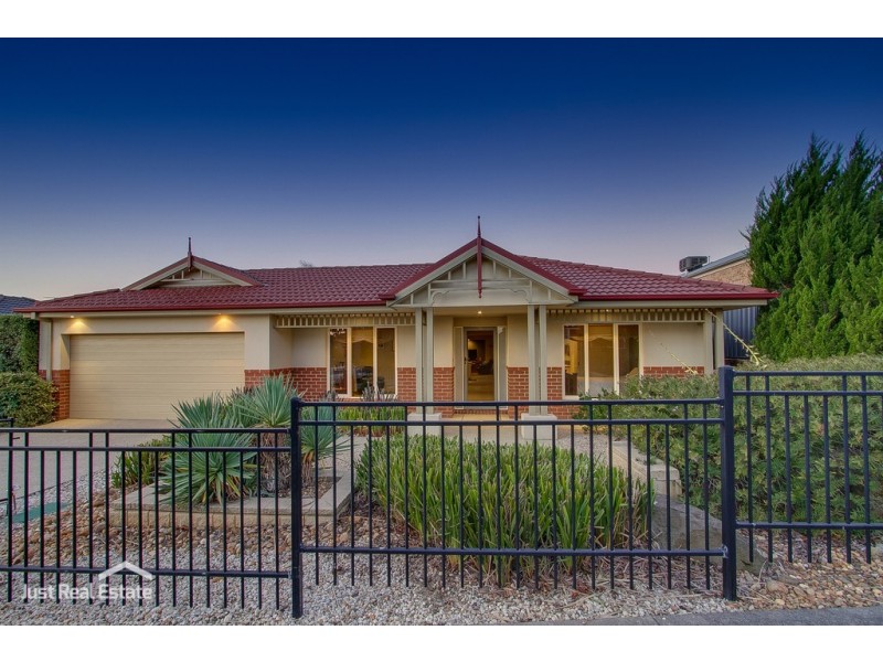 11 Michigan Grange, Pakenham VIC 3810