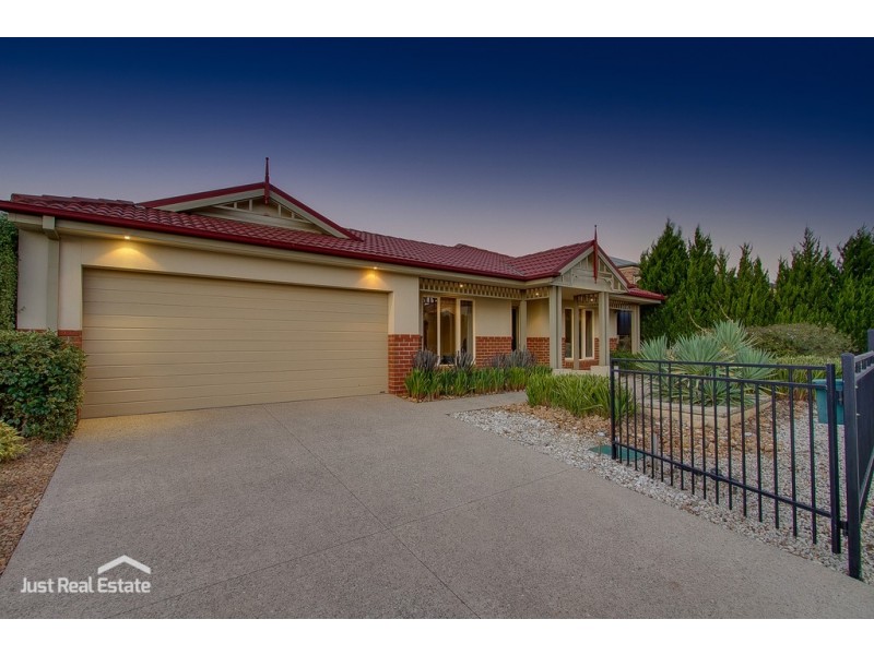 11 Michigan Grange, Pakenham VIC 3810