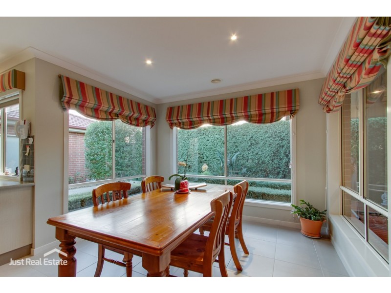 11 Michigan Grange, Pakenham VIC 3810