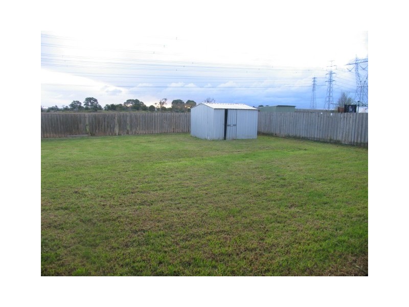 71 Gipps Crescent, Cranbourne North VIC 3977