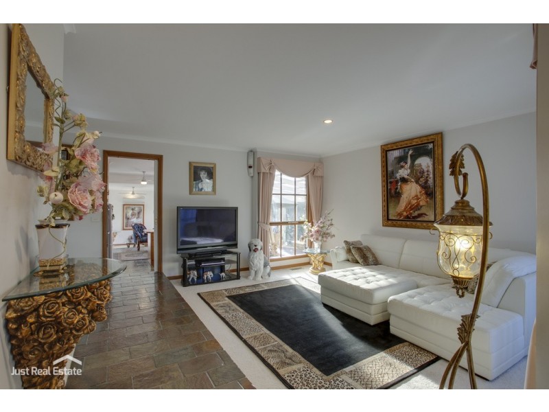 58 Lawrence Drive, Berwick VIC 3806