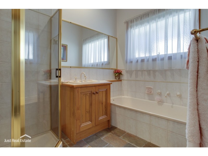 58 Lawrence Drive, Berwick VIC 3806