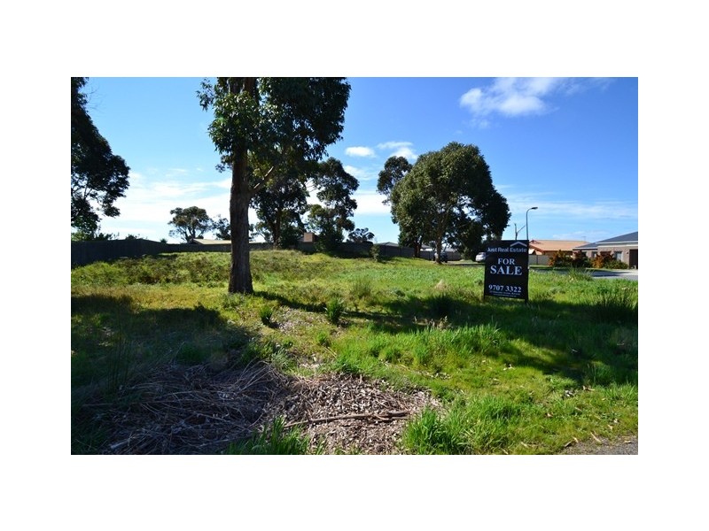 16 Walmac Close, Tooradin VIC 3980