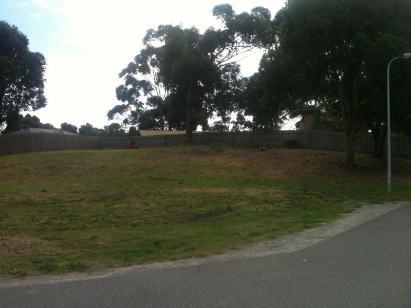 16 Walmac Close, Tooradin VIC 3980