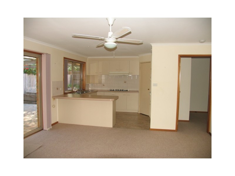 4 Gifford Close, Berwick VIC 3806