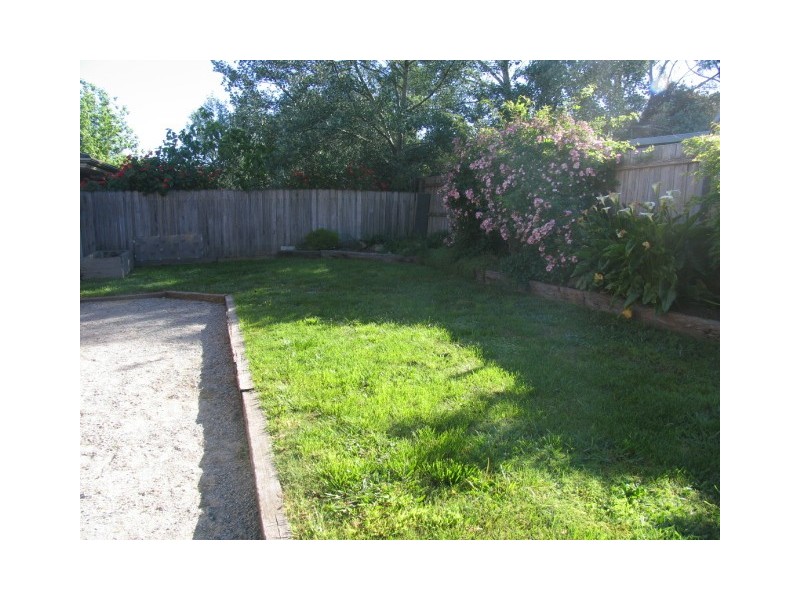 4 Gifford Close, Berwick VIC 3806