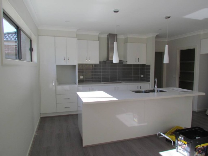 12 Shakespeare Grove, Officer VIC 3809